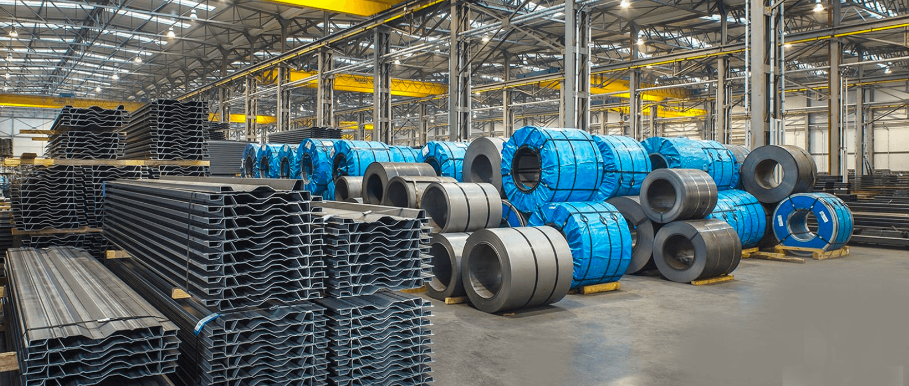 Construction materials warehouse with steel, cement and aggregates